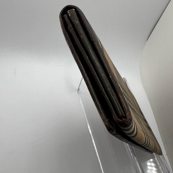 EUC Burberry Nova Check Long Wallet - Picture 12 of 12